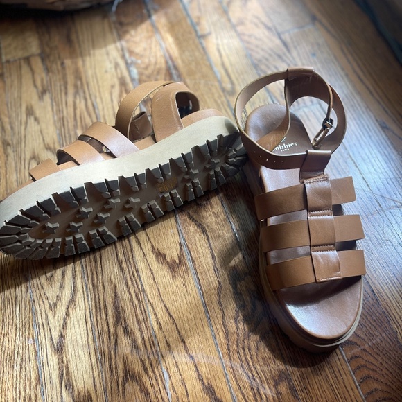 Bobbies Paris Platform Sandals - Picture 5 of 11